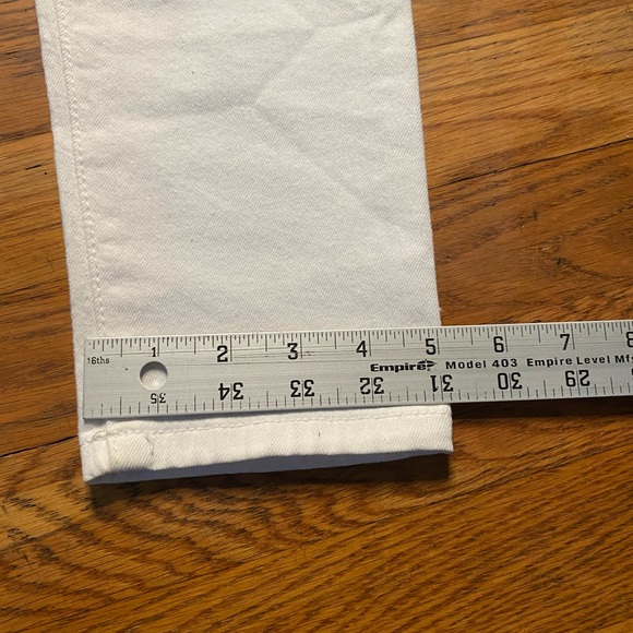 Joe’s Jeans Women’s white jeans - size 2 - Picture 4 of 7